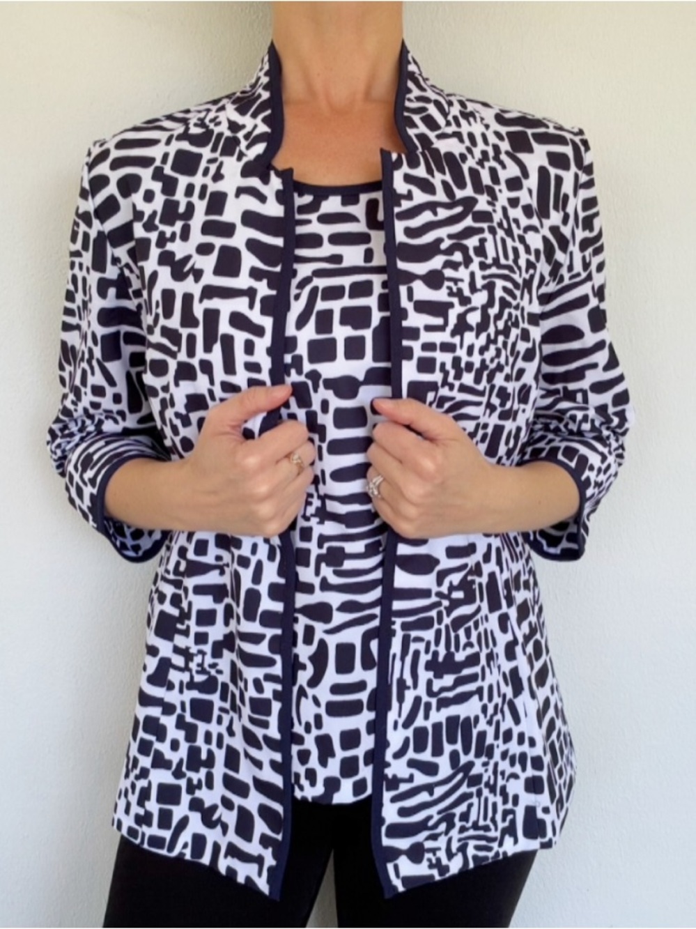 Salon Studio navy blue white abstract print matching jacket top set MP